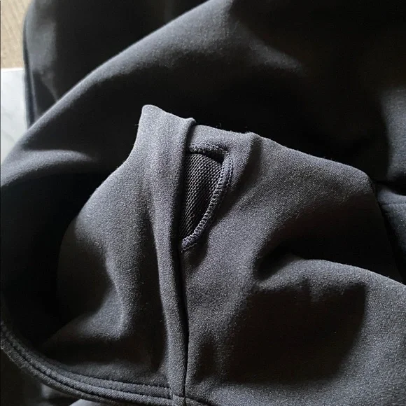 BUFFBUNNY Long Sleeve Curve Crop - Picture 8 of 10